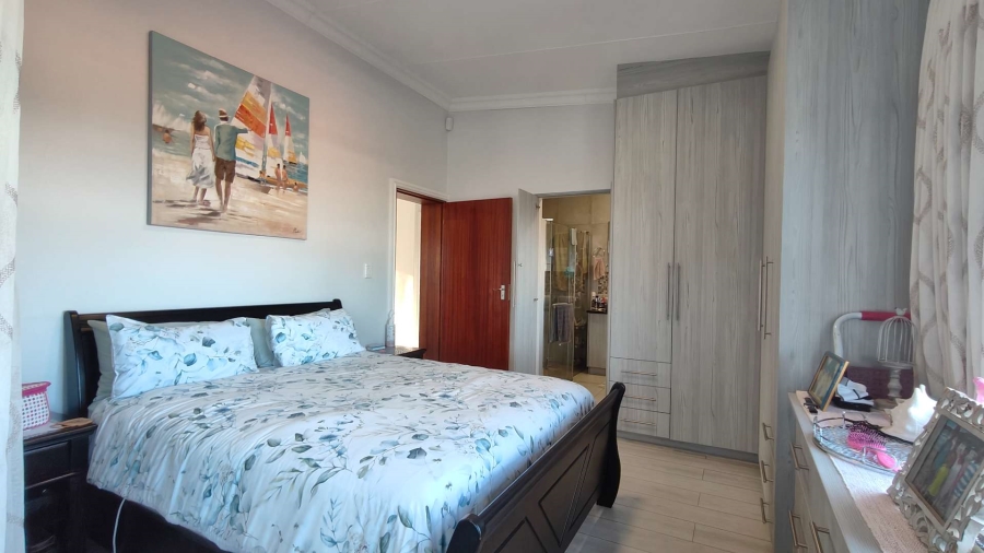 3 Bedroom Property for Sale in Hartenbos Heuwels Western Cape